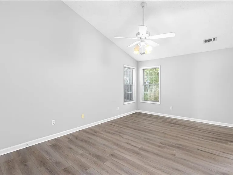 2110 Racquet Club Cir — Photo 20