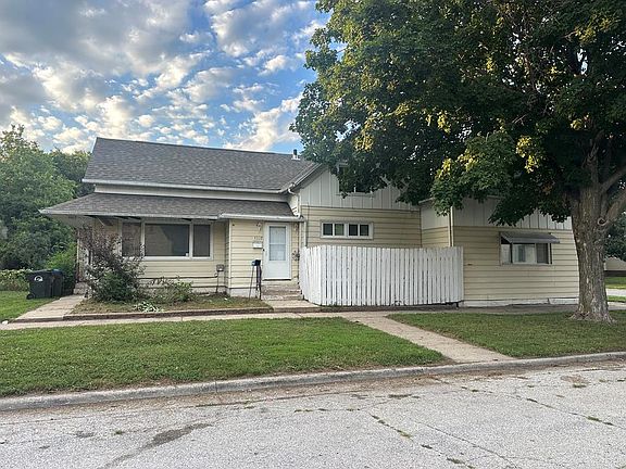 3rd image of 1332 4th Ave N