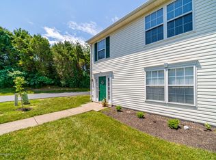 8009 Kelly Green Way, Louisville, KY 40291