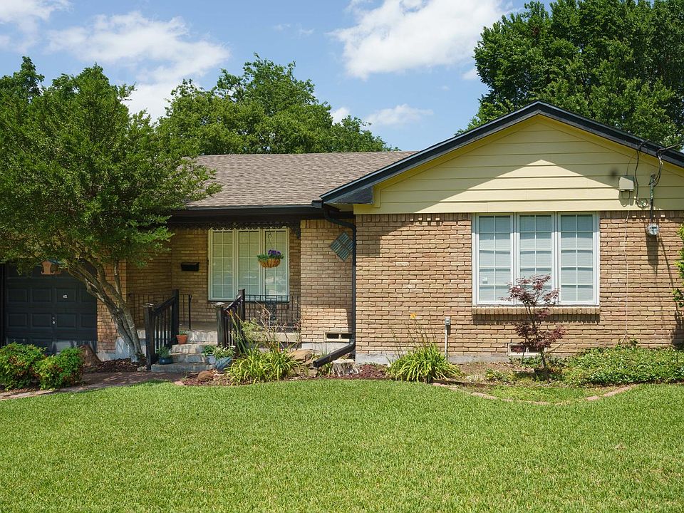 Front of the home in Spring