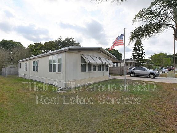 3rd image of 424 Skyline Dr W