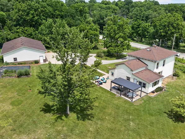 2458 S Madison Rd, Beloit, WI 53511