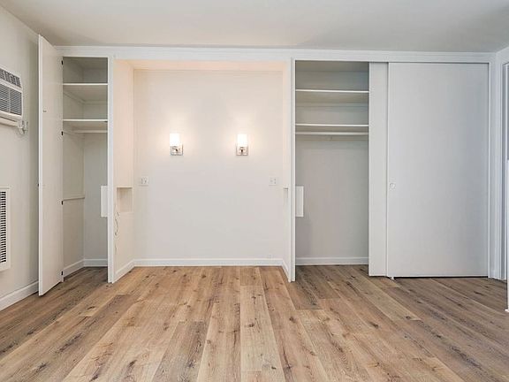 4th image of 509 S Manhattan Pl APT 209