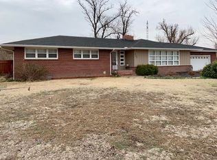 437 N 13th St, Wakeeney, KS 67672