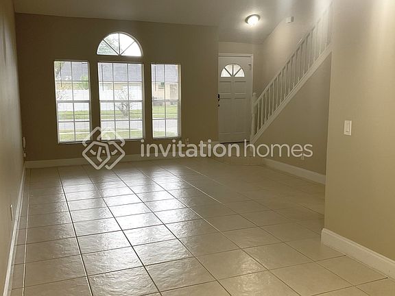 2nd image of 1072 McKinnon Ave