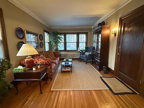 3rd image of 4410 Beard Ave S