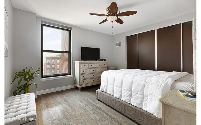 Sold by Douglas Elliman | media 24