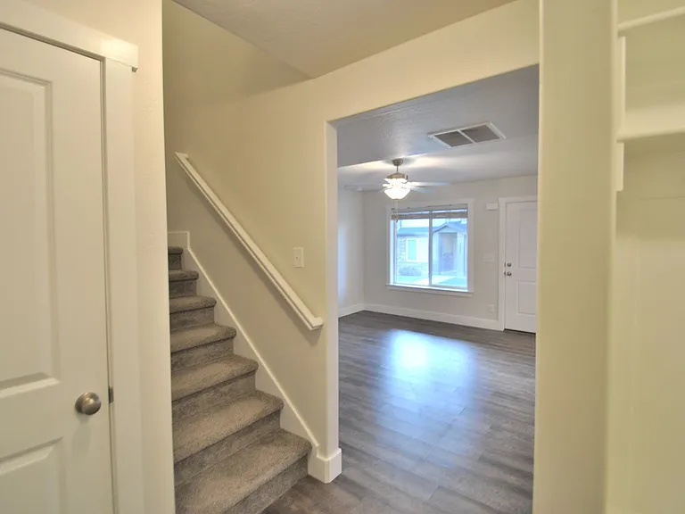 2049 N 380 E — Photo 6
