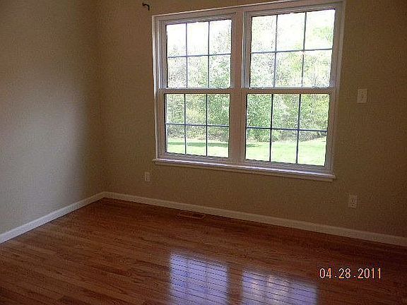 2nd image of 4882 Southern Oaks Dr
