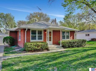 5520 J St, Lincoln, NE 68510