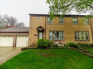 3520 W North Shore Ave, Lincolnwood, IL 60712