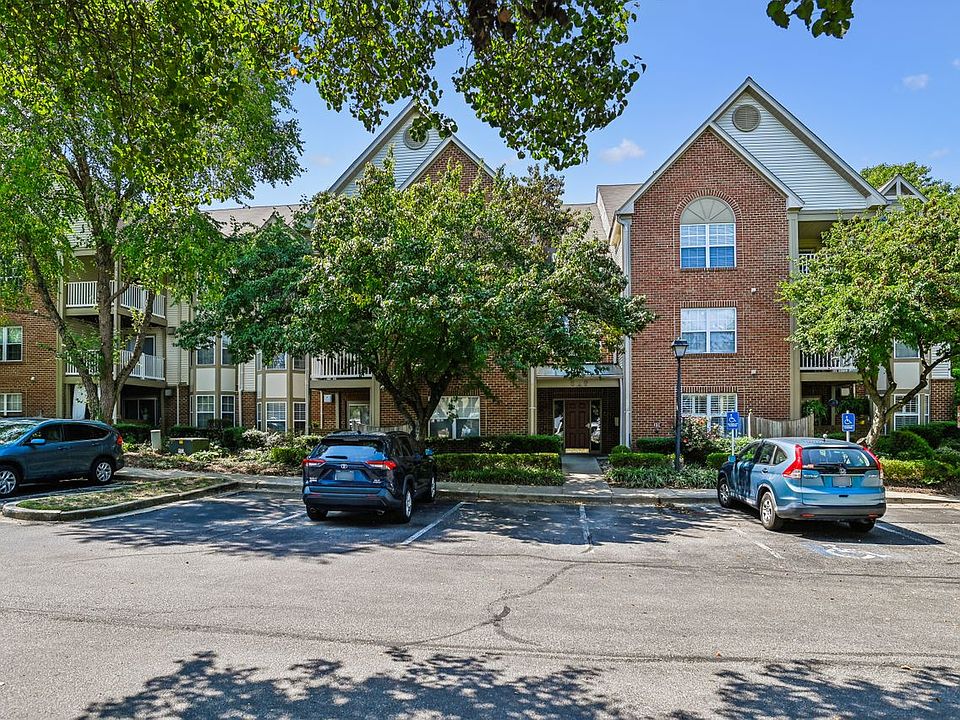 1st image of 629 Admiral Dr Unit 305