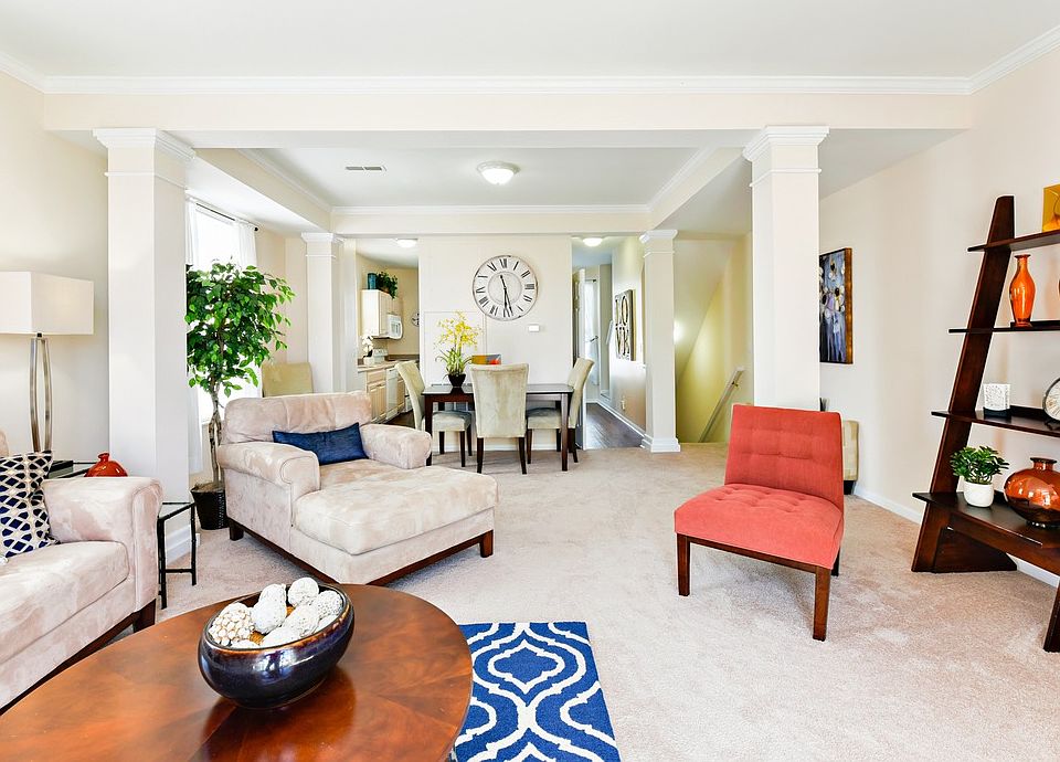 Living / Formal Dining Area