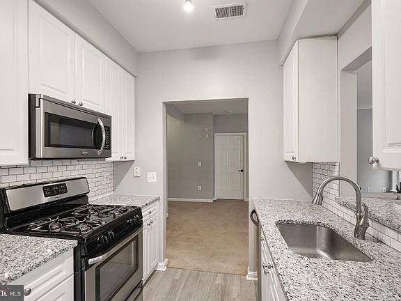 4th image of 5958 Founders Hill Dr Unit 103