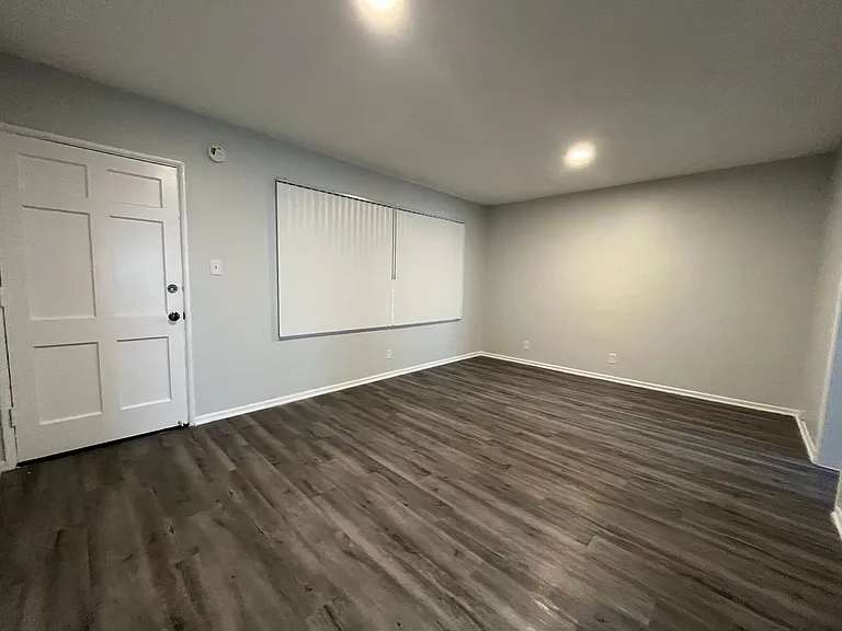 7056 Lanewood Ave — Photo 16