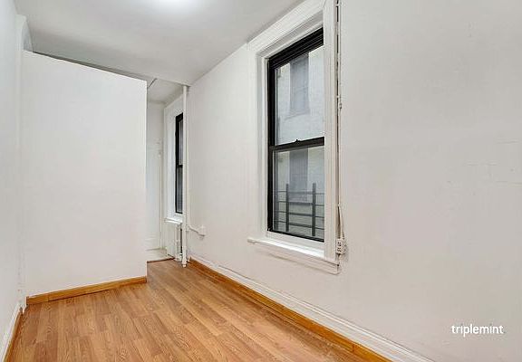 3rd image of 35 Market St APT 3B