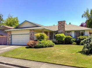 2474 Pinebrook Cir, Medford, OR