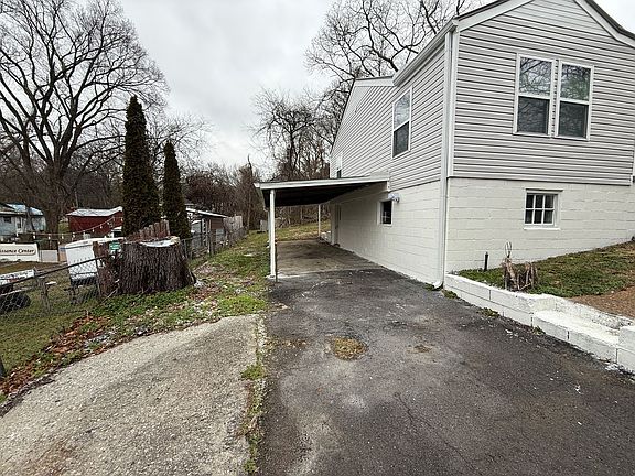 3rd image of 456 Warren St