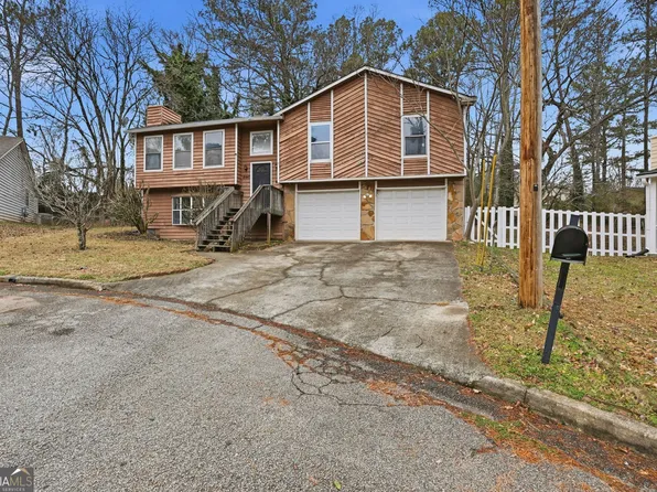5447 Pepperwood Ct, Stone Mountain, GA 30087