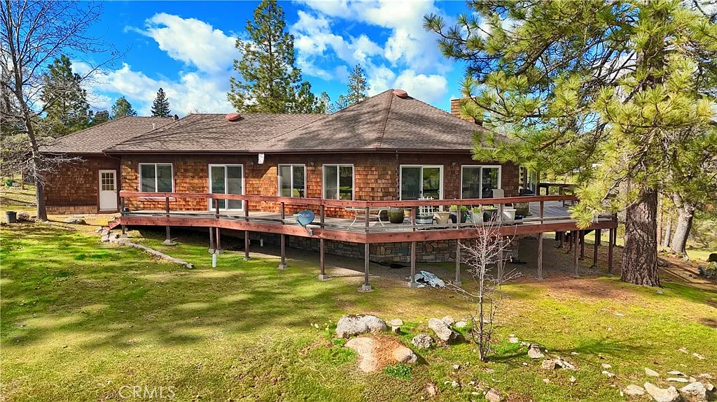 3025 Poppy Lake Rd photo 1