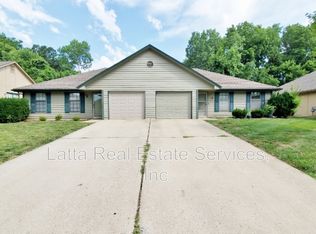 3265 NW Mill Dr, Blue Springs, MO 64015