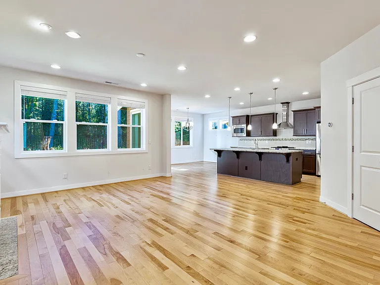 1693 NE Falls Dr — Photo 9