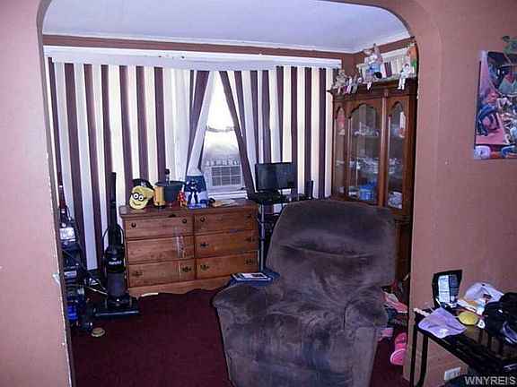 4th image of 148 Brinkman Ave
