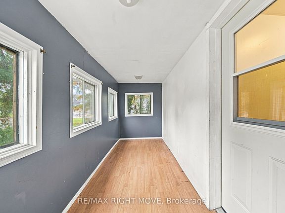 4th image of 173 Barrie Rd