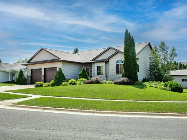 1313 Dalton Dr, Waverly, IA 50677