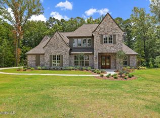 911 Brookhollow Ct, Flowood, MS 39232