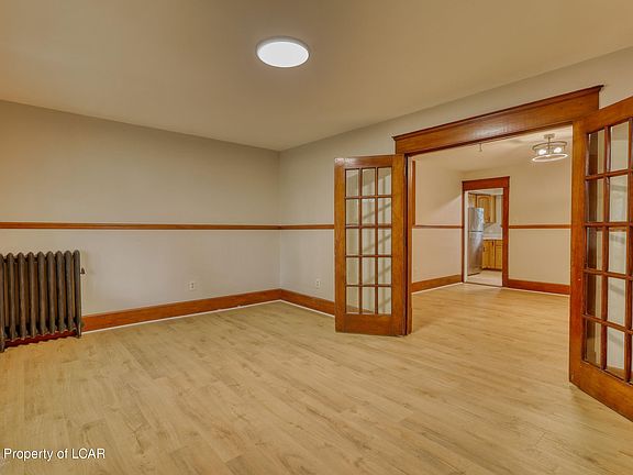 3rd image of 44 Amherst Ave
