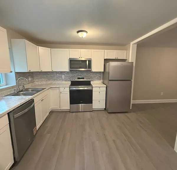 1300-1330 Windsor Ave #1316B — Photo 2