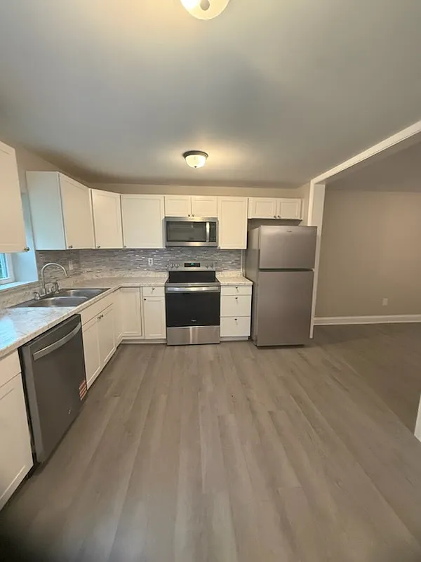 Building Photo - 1300-1330 Windsor Ave #1316B