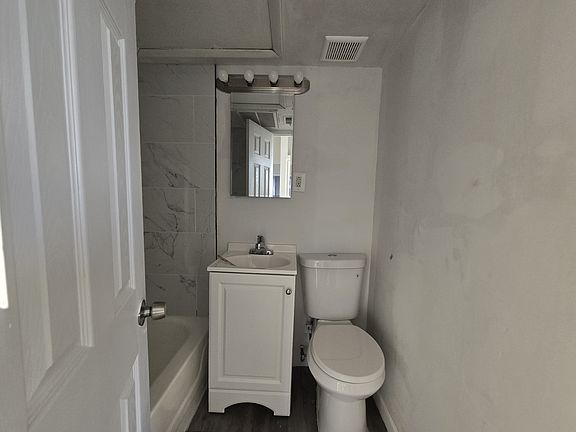 5th image of 406 N 5th St #44B