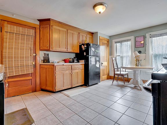 3rd image of 22 Bailey Avenue