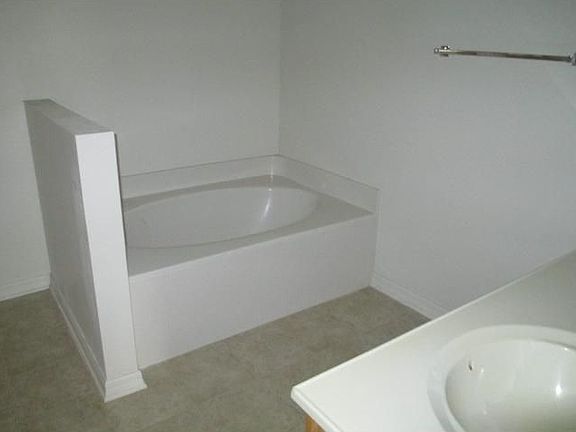 5th image of 8716 103rd Ct
