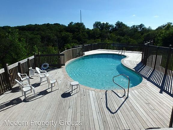 3rd image of 1312 White Oak Ln #301