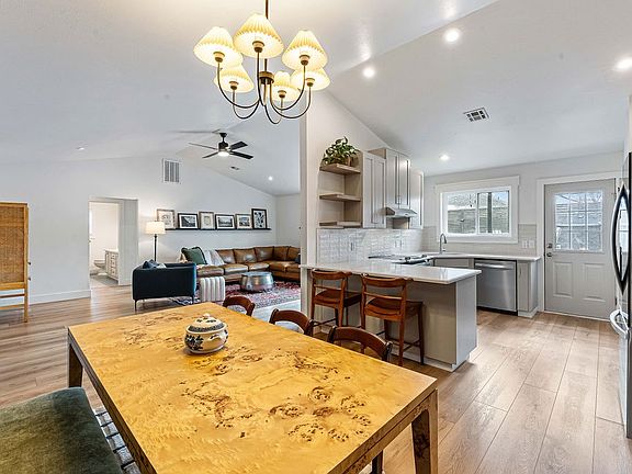 5th image of 2706 Pleasant View Ln