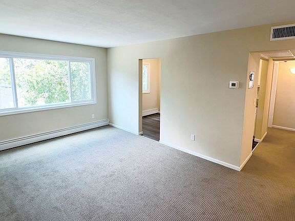4th image of 2902 Polk St NE #1