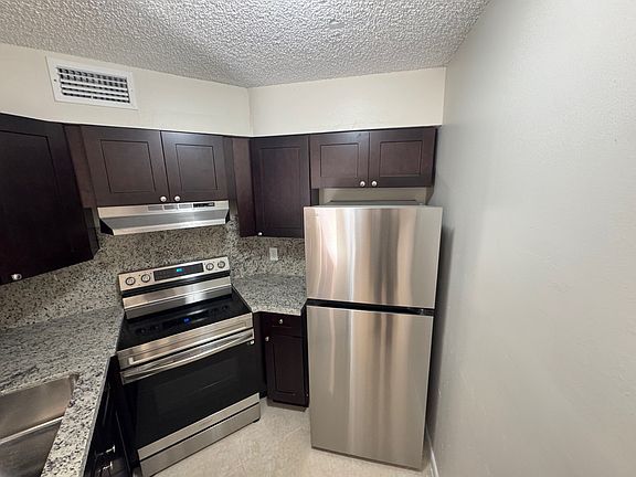 3rd image of 211 Lake Pointe Dr #211213
