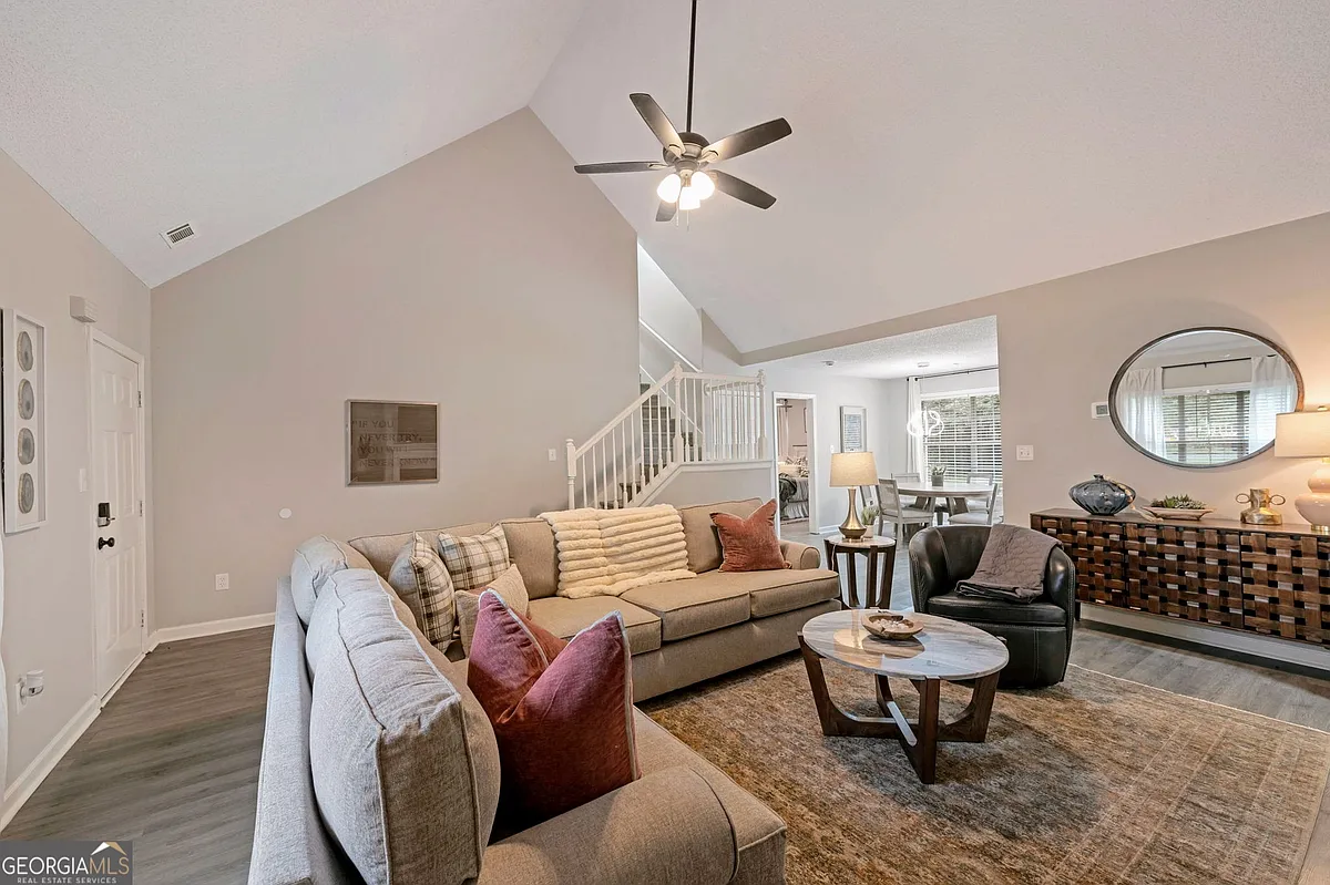 Building Photo - 6839 Sandy Creek Dr