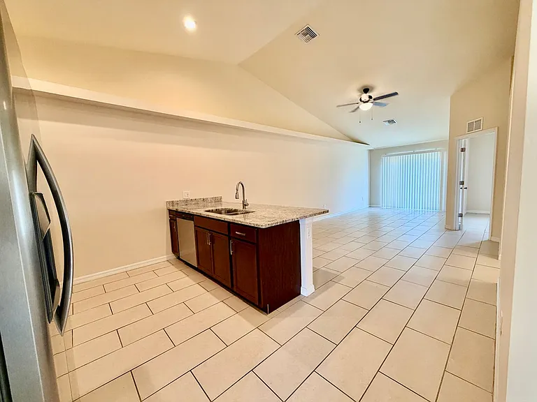 1314 SW Trafalgar Pkwy — Photo 6