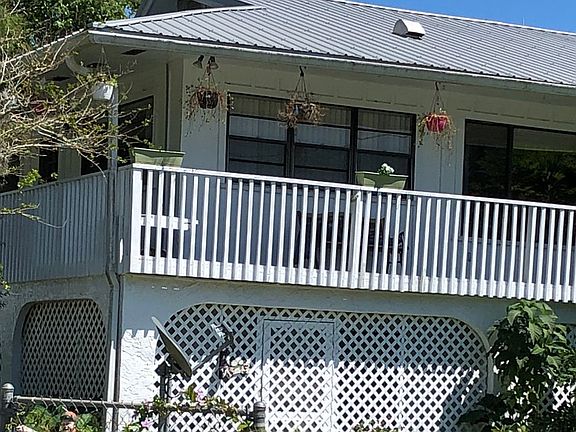 3rd image of 12 Saint Johns Ave