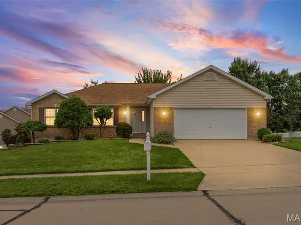 1703 Jacobs Pillow Dr, Saint Peters, MO 63376
