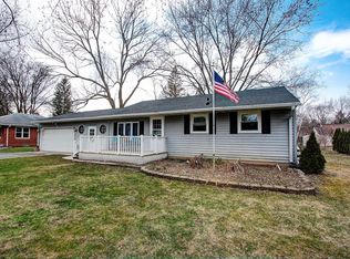 1601 S Green Ridge Ter, New Berlin, WI 53151