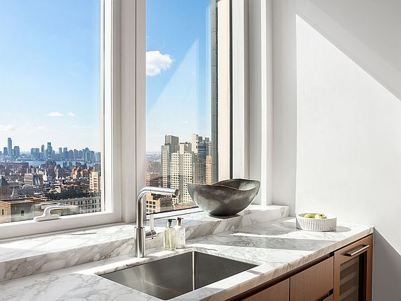 4th image of 15 E 30th St APT 46D