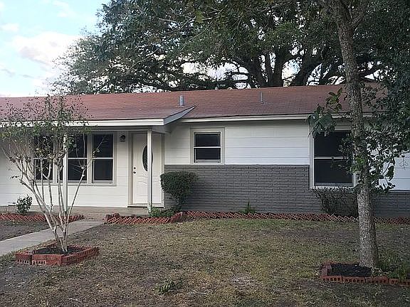 4th image of 411 N San Patricio St