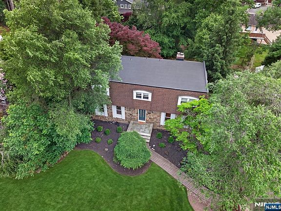 2nd image of 559 Wayne Dr