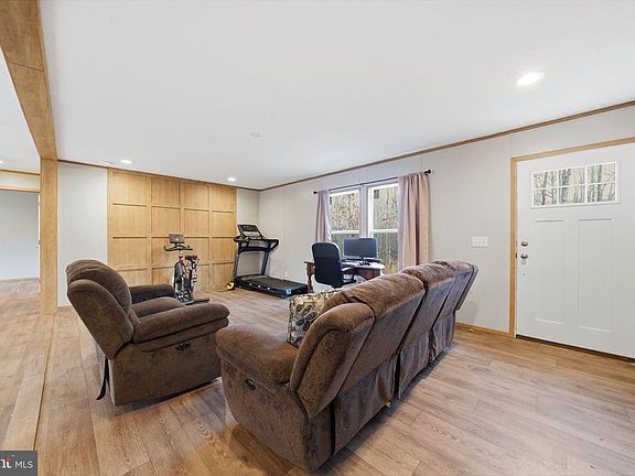 3rd image of 15075 Madison Run Rd