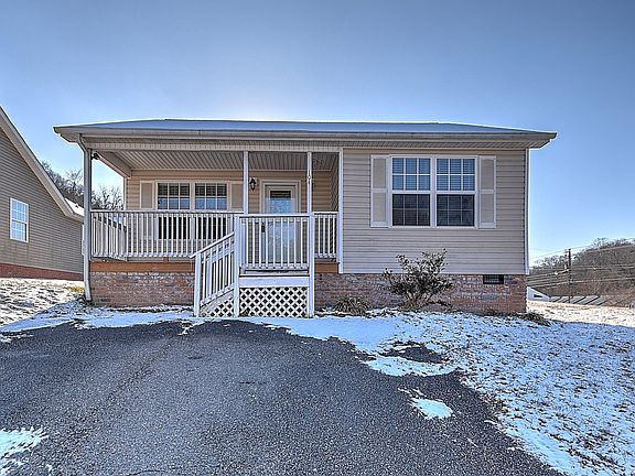 2nd image of 104 Saint James Pl
